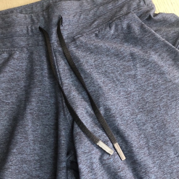 Lululemon Ready To Rulu Pant *Updated 25"
Heathered True Navy / Black - Picture 8 of 12